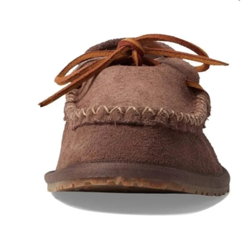 Manitobah Mukluks Sherling Lined Cabin Loafers Slippers Brown 9 Cottage Cabin